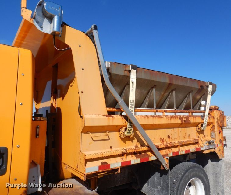 image for item DP0353 2005 International 7400  Crew Cab dump truck