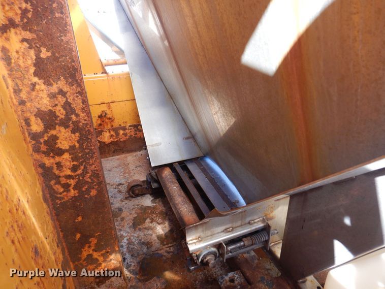 image for item DP0353 2005 International 7400  Crew Cab dump truck