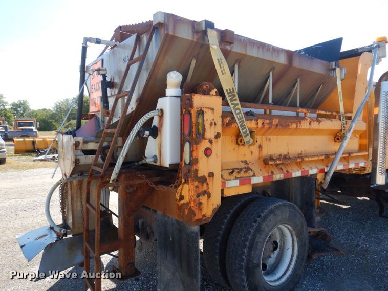 image for item DP0353 2005 International 7400  Crew Cab dump truck