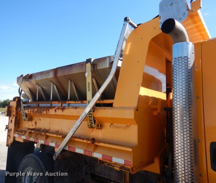 image for item DP0353 2005 International 7400  Crew Cab dump truck