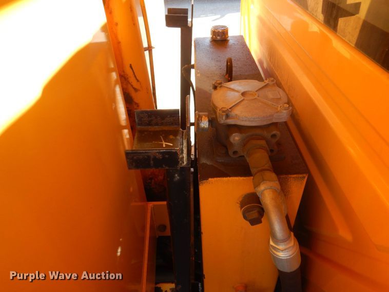 image for item DP0353 2005 International 7400  Crew Cab dump truck