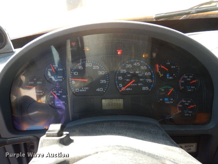 image for item DP0353 2005 International 7400  Crew Cab dump truck