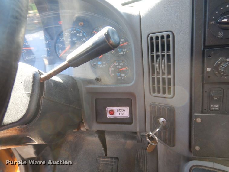 image for item DP0353 2005 International 7400  Crew Cab dump truck