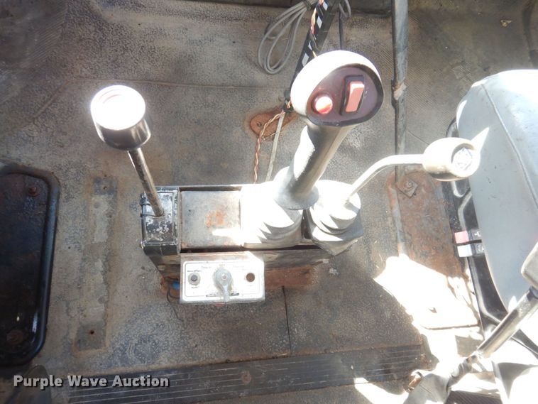 image for item DP0353 2005 International 7400  Crew Cab dump truck