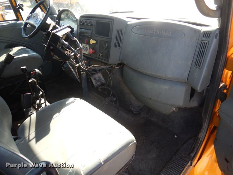 image for item DP0353 2005 International 7400  Crew Cab dump truck