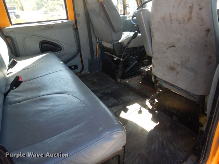 image for item DP0353 2005 International 7400  Crew Cab dump truck