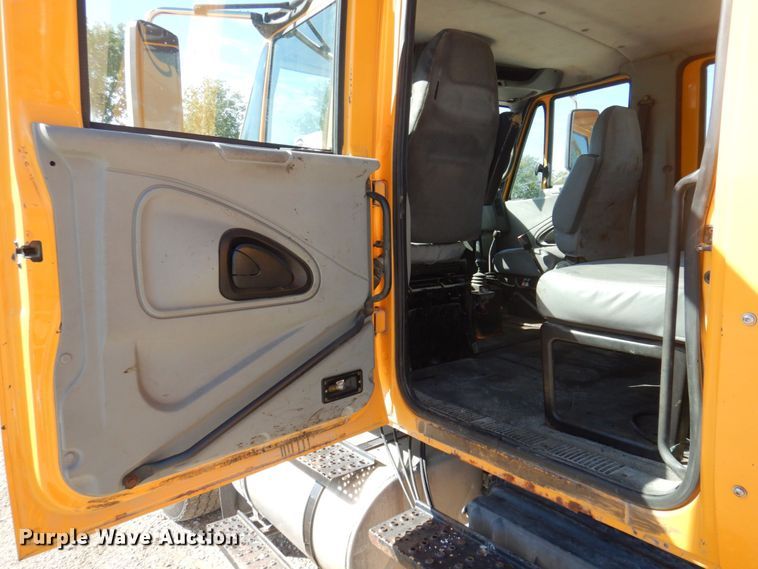 image for item DP0353 2005 International 7400  Crew Cab dump truck