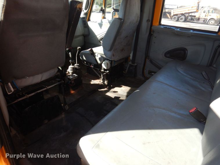 image for item DP0353 2005 International 7400  Crew Cab dump truck