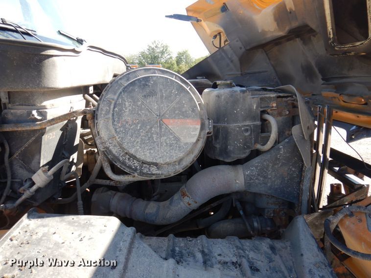 image for item DP0353 2005 International 7400  Crew Cab dump truck