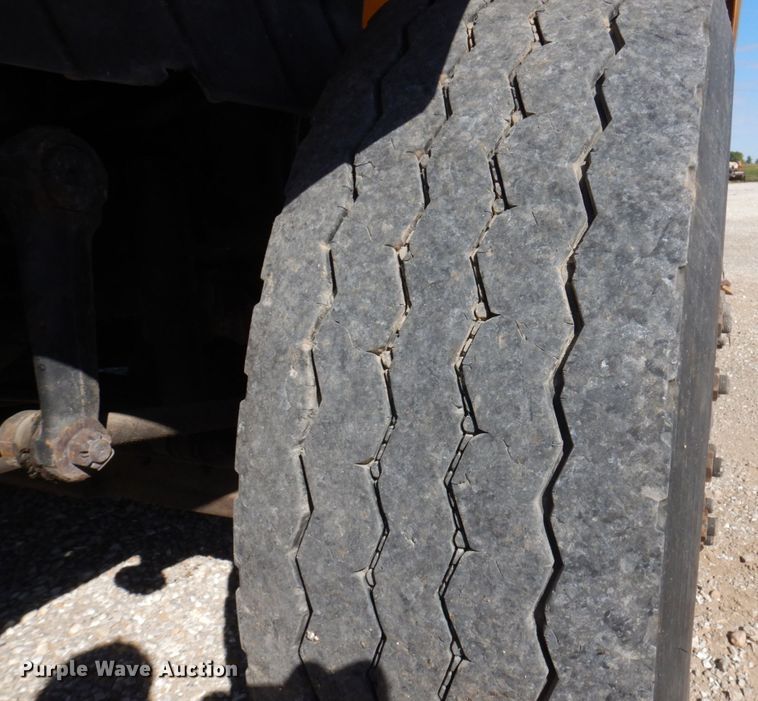 image for item DP0353 2005 International 7400  Crew Cab dump truck