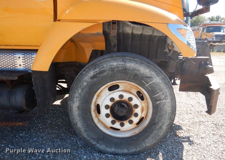 image for item DP0353 2005 International 7400  Crew Cab dump truck