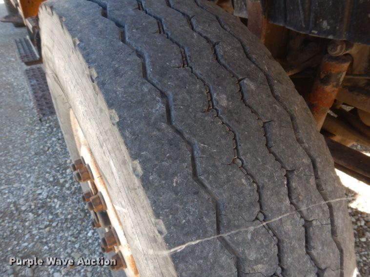 image for item DP0353 2005 International 7400  Crew Cab dump truck