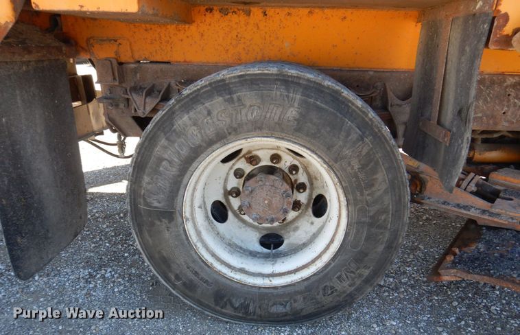 image for item DP0353 2005 International 7400  Crew Cab dump truck