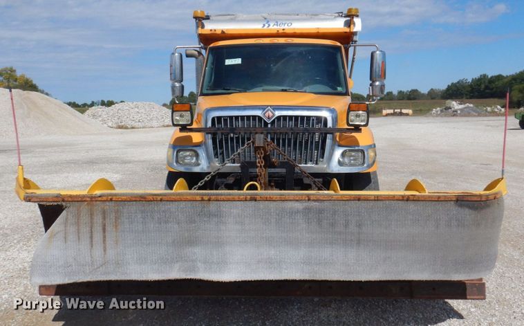 image for item DP0355 2006 International 7400  dump truck