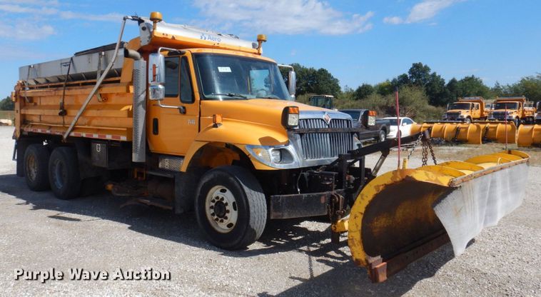 image for item DP0355 2006 International 7400  dump truck