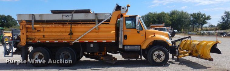 image for item DP0355 2006 International 7400  dump truck