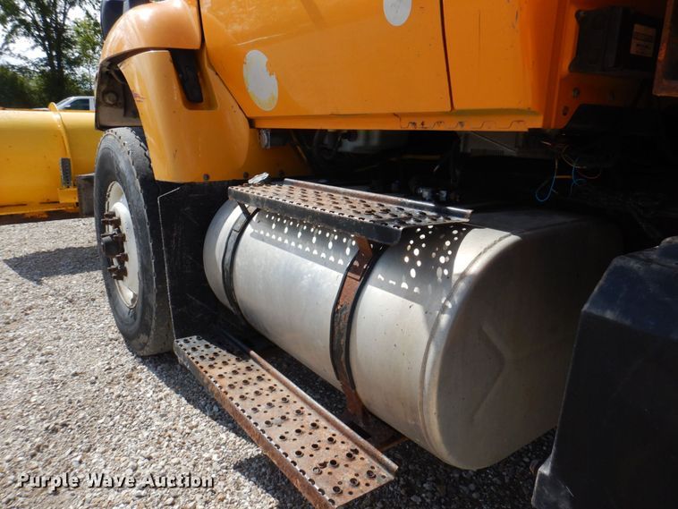 image for item DP0355 2006 International 7400  dump truck