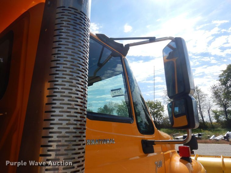 image for item DP0355 2006 International 7400  dump truck