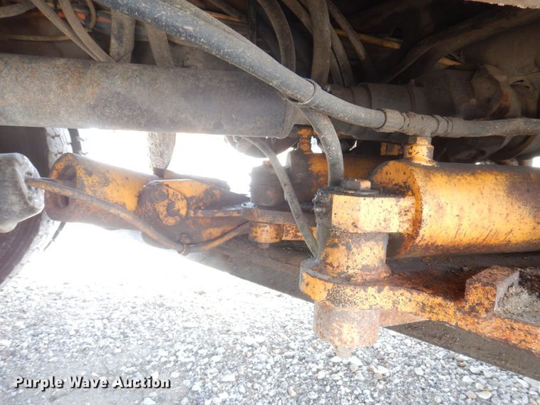 image for item DP0355 2006 International 7400  dump truck