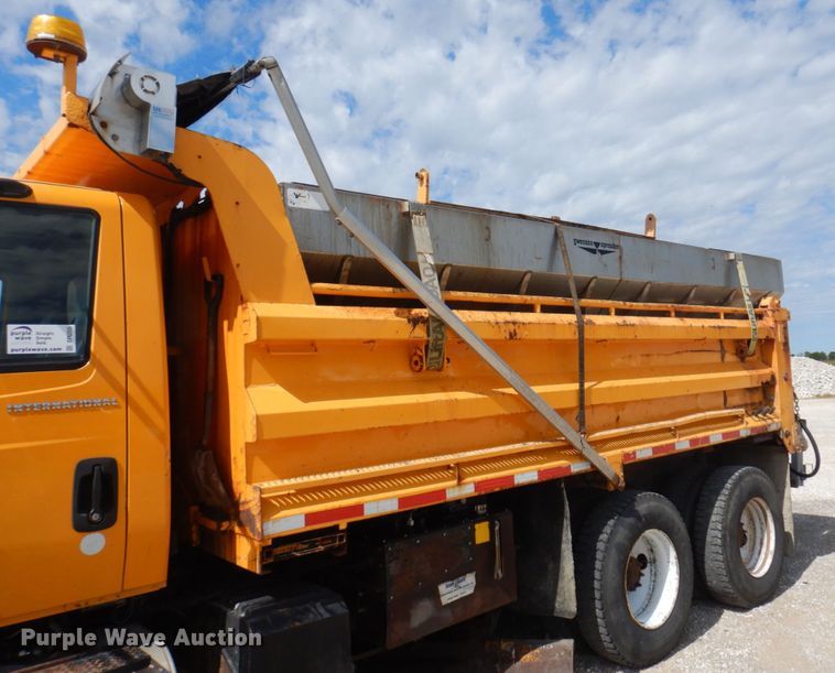 image for item DP0355 2006 International 7400  dump truck