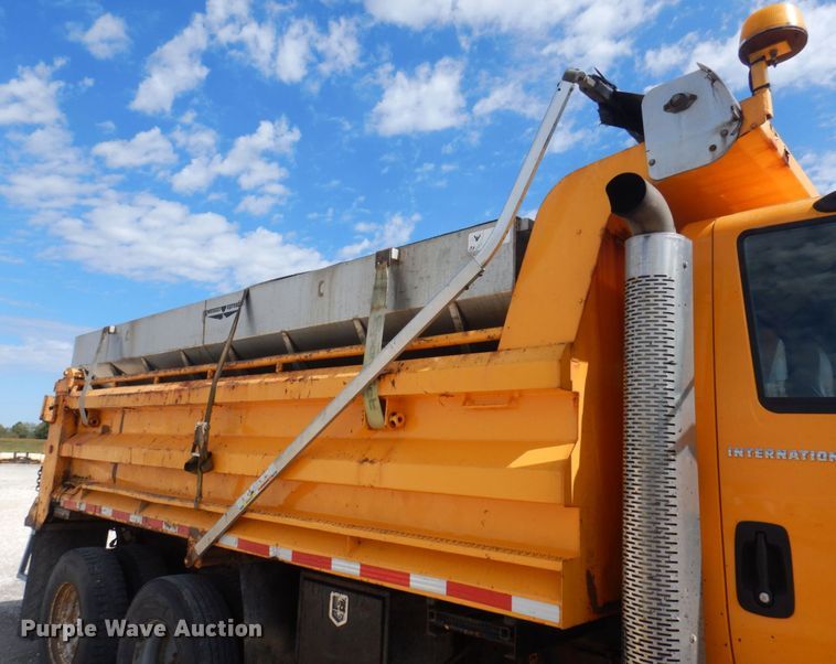 image for item DP0355 2006 International 7400  dump truck