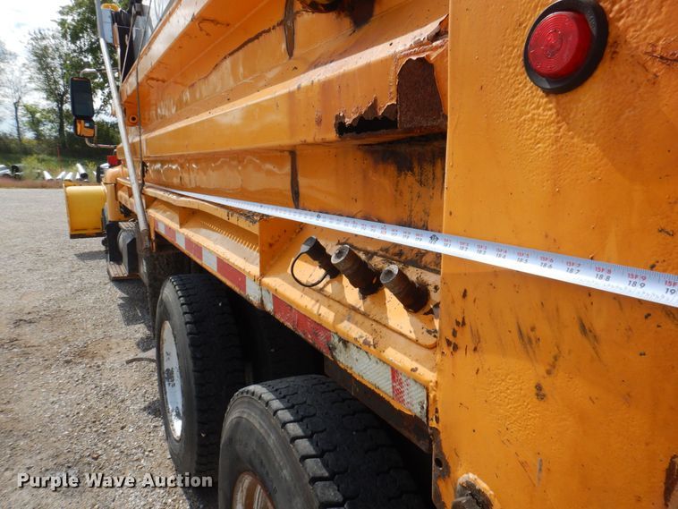 image for item DP0355 2006 International 7400  dump truck