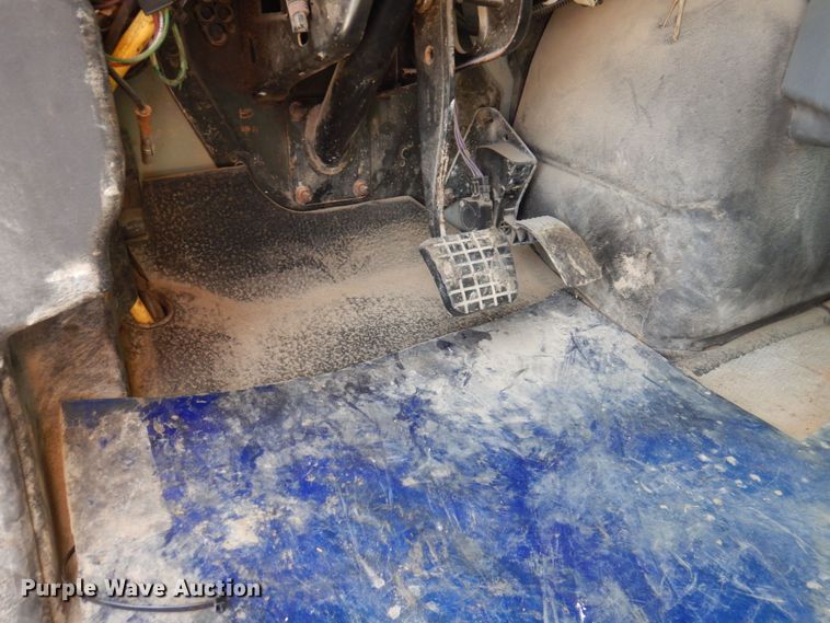 image for item DP0355 2006 International 7400  dump truck