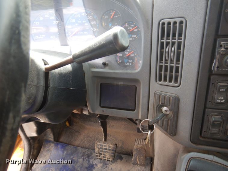 image for item DP0355 2006 International 7400  dump truck