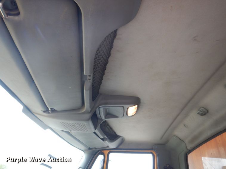 image for item DP0355 2006 International 7400  dump truck