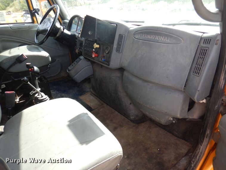 image for item DP0355 2006 International 7400  dump truck