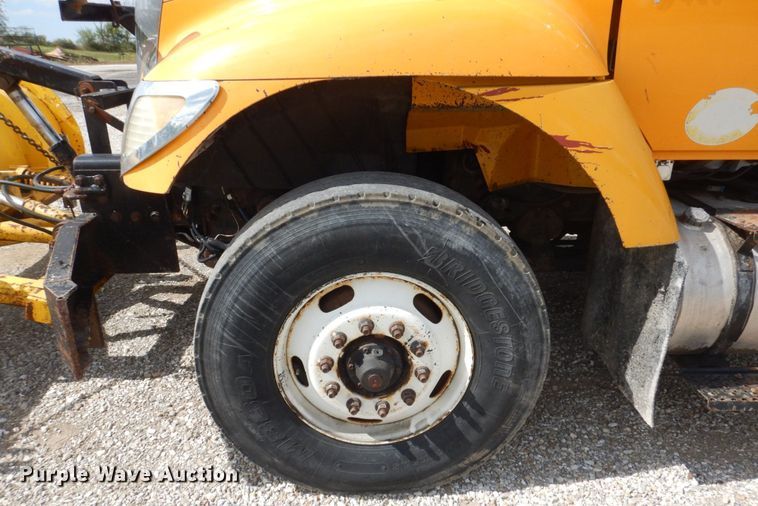 image for item DP0355 2006 International 7400  dump truck