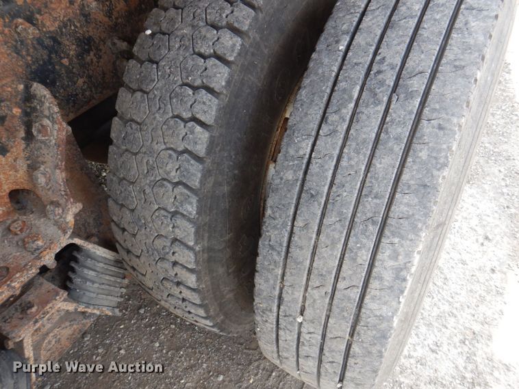 image for item DP0355 2006 International 7400  dump truck