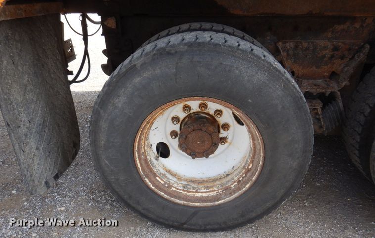 image for item DP0355 2006 International 7400  dump truck