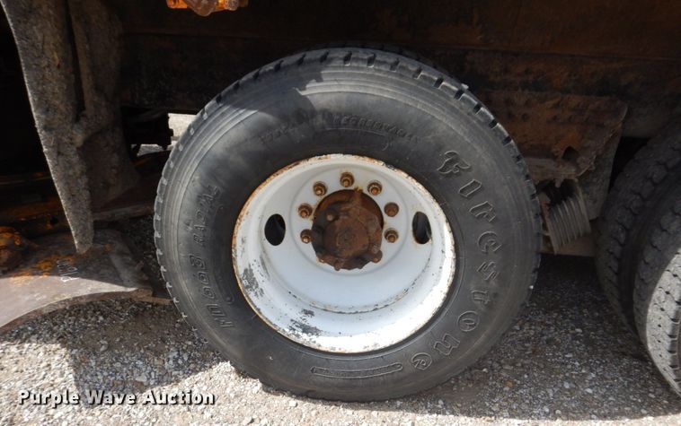 image for item DP0355 2006 International 7400  dump truck