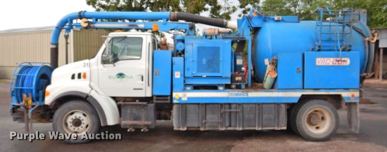 image for item DP4807 2001 Sterling L7500  sewer jetter truck