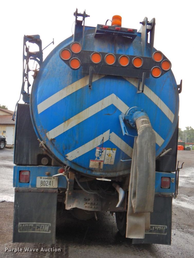 image for item DP4807 2001 Sterling L7500  sewer jetter truck