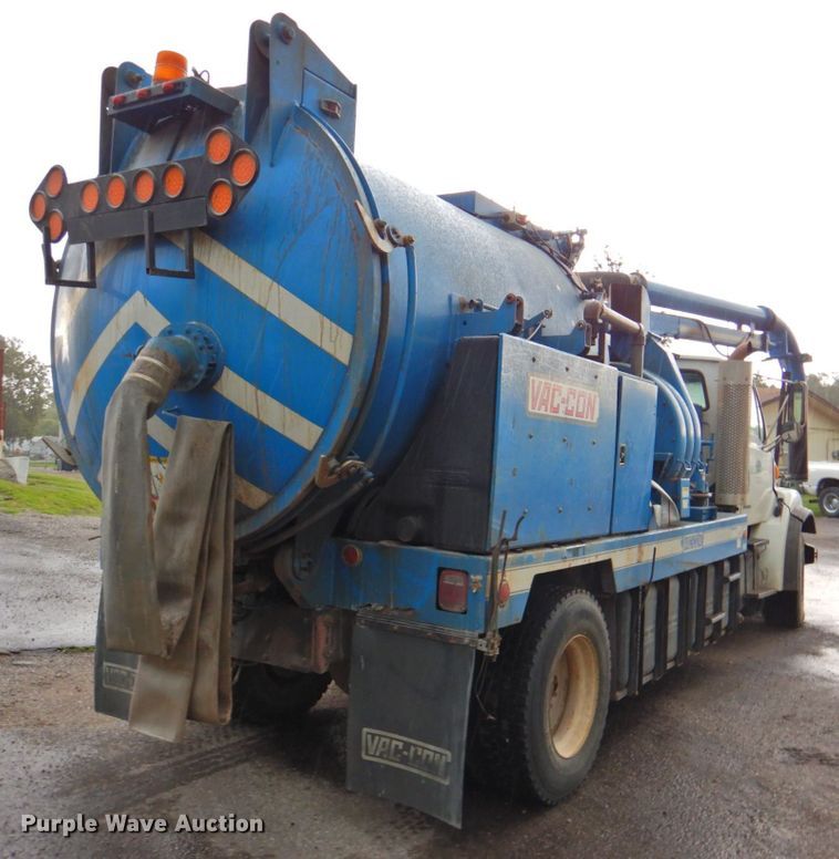 image for item DP4807 2001 Sterling L7500  sewer jetter truck