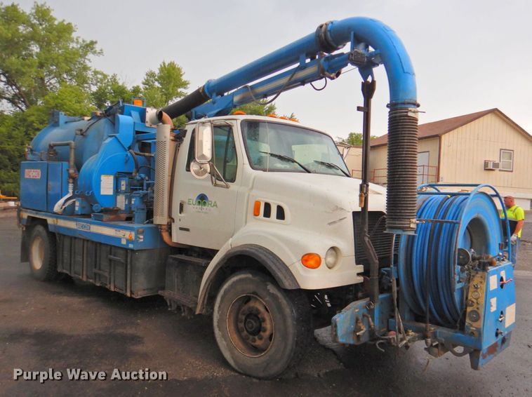 image for item DP4807 2001 Sterling L7500  sewer jetter truck