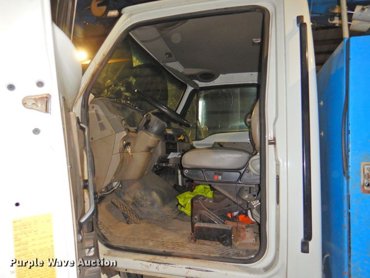 image for item DP4807 2001 Sterling L7500  sewer jetter truck