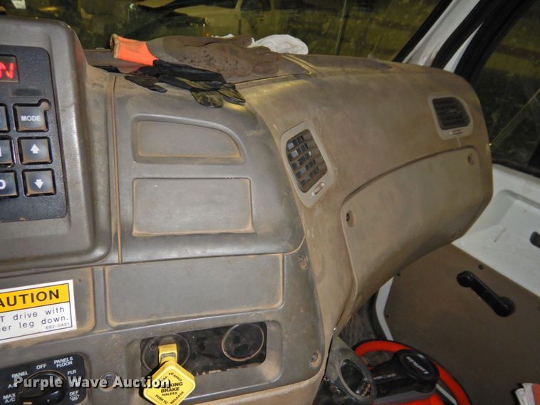 image for item DP4807 2001 Sterling L7500  sewer jetter truck