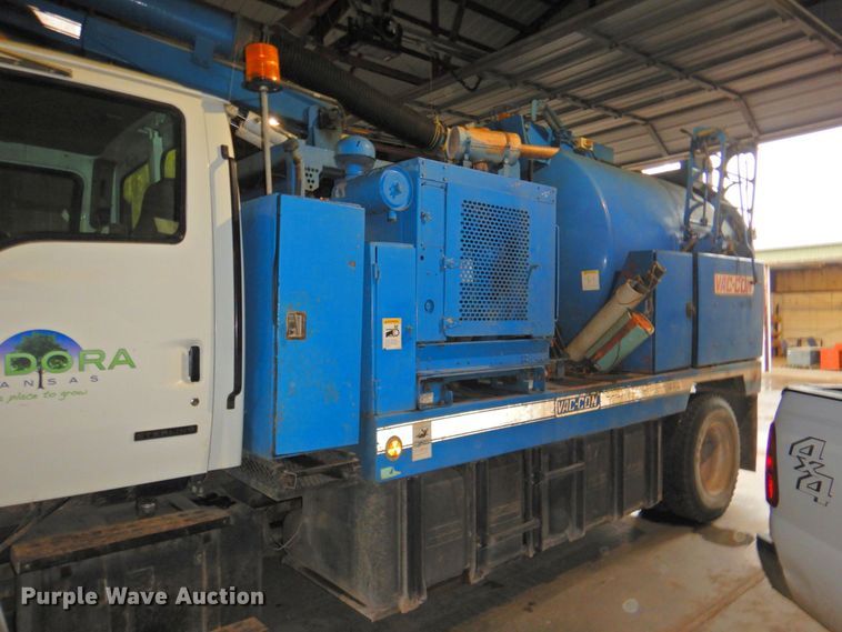 image for item DP4807 2001 Sterling L7500  sewer jetter truck