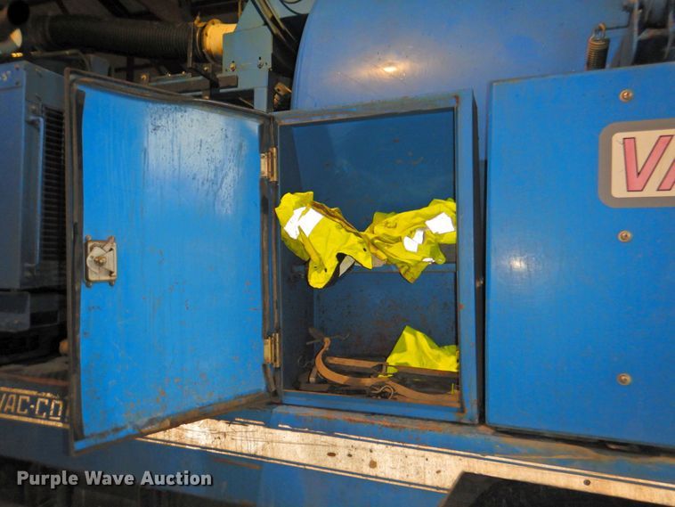 image for item DP4807 2001 Sterling L7500  sewer jetter truck