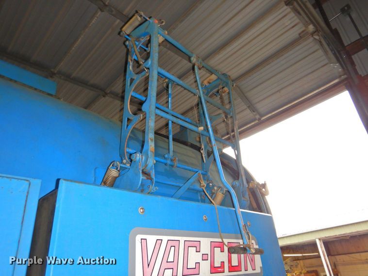 image for item DP4807 2001 Sterling L7500  sewer jetter truck