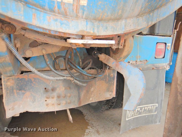 image for item DP4807 2001 Sterling L7500  sewer jetter truck