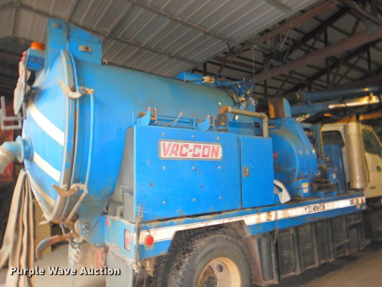 image for item DP4807 2001 Sterling L7500  sewer jetter truck