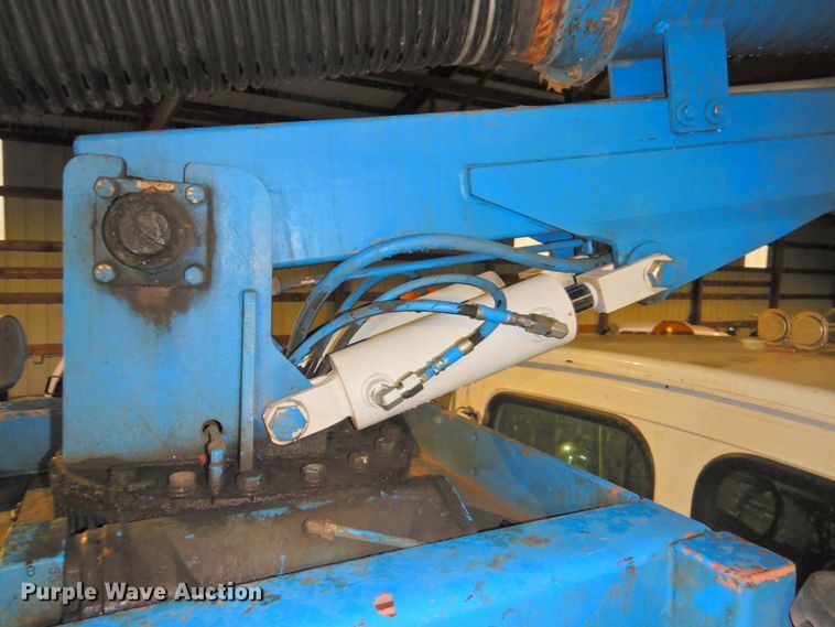 image for item DP4807 2001 Sterling L7500  sewer jetter truck