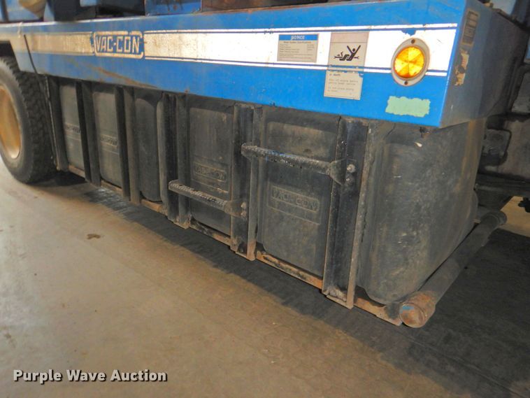 image for item DP4807 2001 Sterling L7500  sewer jetter truck