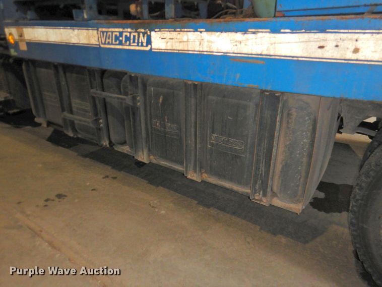 image for item DP4807 2001 Sterling L7500  sewer jetter truck