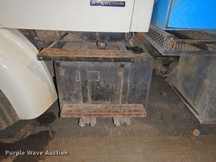 image for item DP4807 2001 Sterling L7500  sewer jetter truck