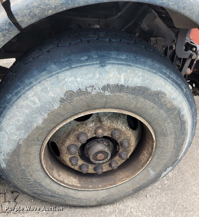 image for item DP4807 2001 Sterling L7500  sewer jetter truck